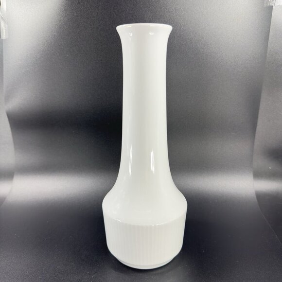 Vintage 1960s German Fine Porcelain White Ribbed Vase Vessel Minimalist Decor - Picture 7 of 9